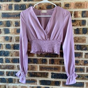 So pretty💜Altar’d State flowy cropped v-neck top, Women’s XS